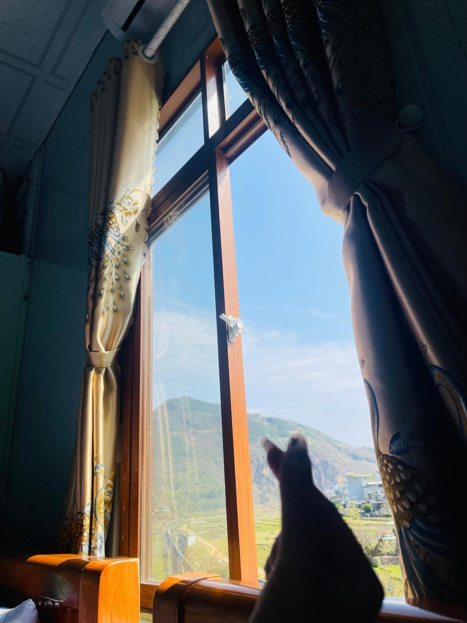 Homestay Hong Anh Донг Ван Екстериор снимка